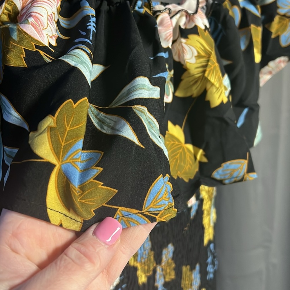 Off the Shoulder Floral Mermaid Dress - Picture 6 of 8